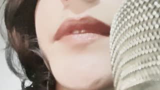 Senadeska – Lens licking Asmr